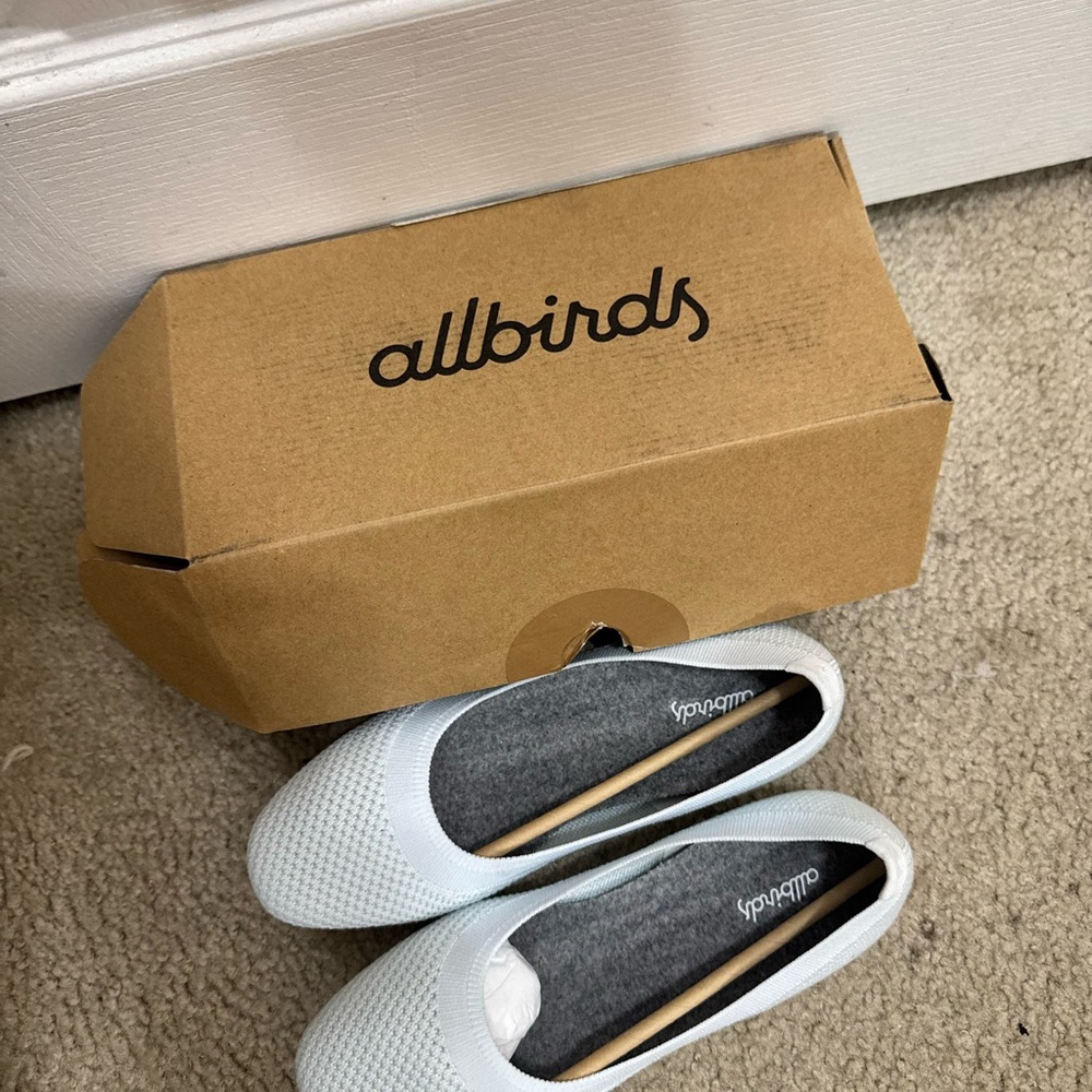 *NWT*  Allbirds Women’s White Slip-On Knit Flats